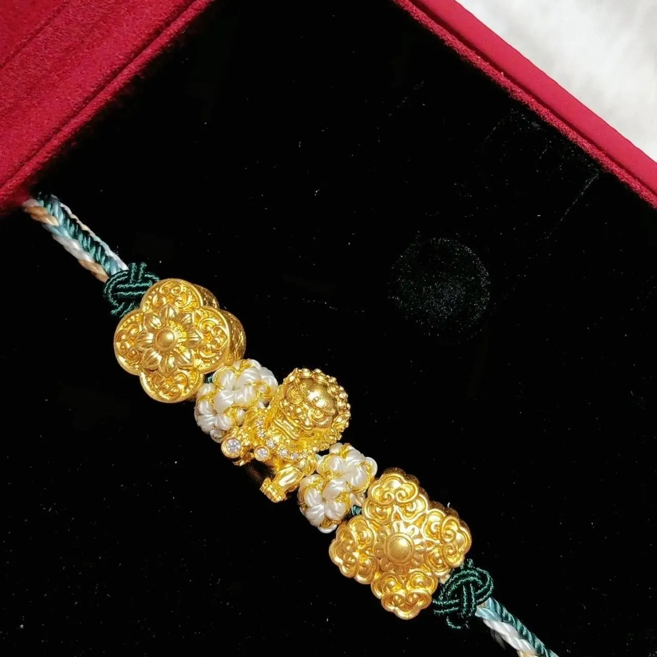 Gold Color God Beast Forbidden City Color Matching Safe Lucky Beaded Rope Bracelet High Design Sense Luxury Gift for Girlfriend